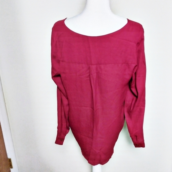 Vintage 90s Red Button Down Shirt with High-Low Hem Medium - Picture 2 of 9